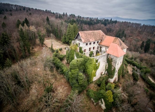 Hmeljnik Castle