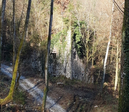 Dvorac Luknja
